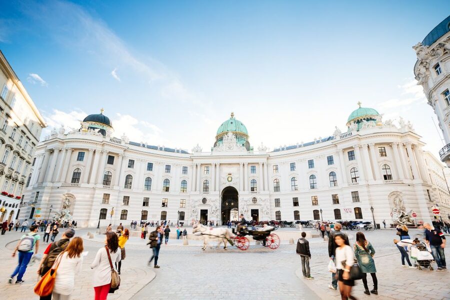 Vienna: Hop-On Hop-Off Sightseeing Bus Tour in 19 Languages - Route Strategy: Use State Opera as Your Power Hub