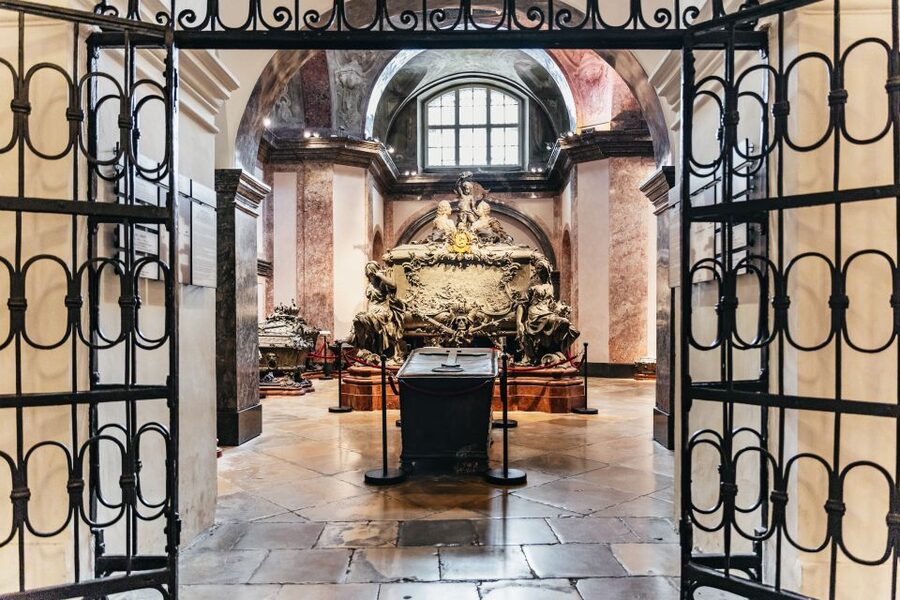 Vienna: Imperial Crypt Entrance Ticket - Guided context versus self-paced reading