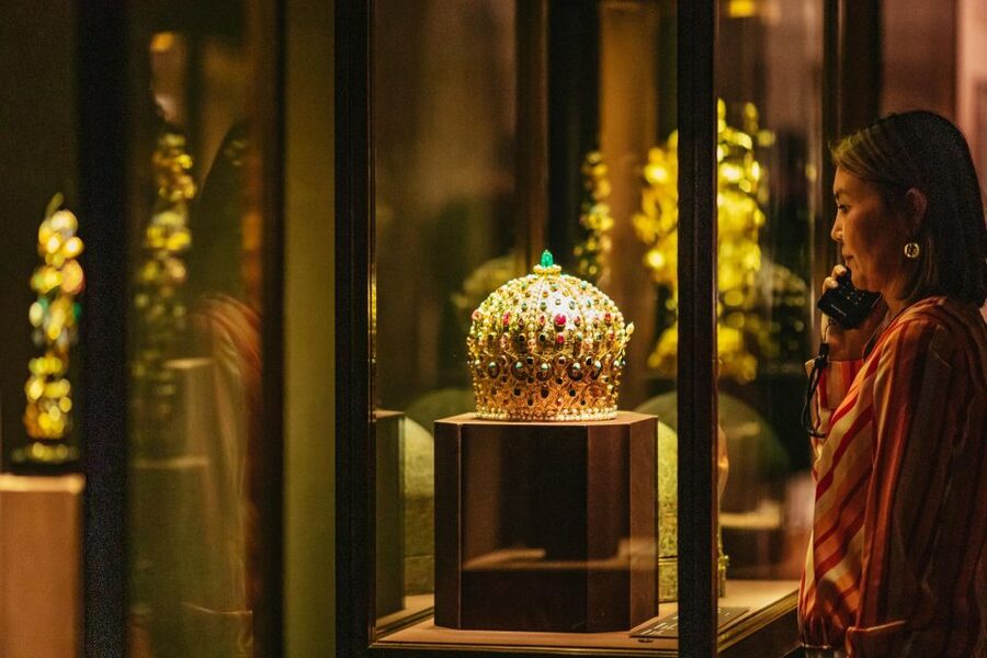 Vienna: Imperial Treasury in the Hofburg Palace - The small details that make the treasury feel real