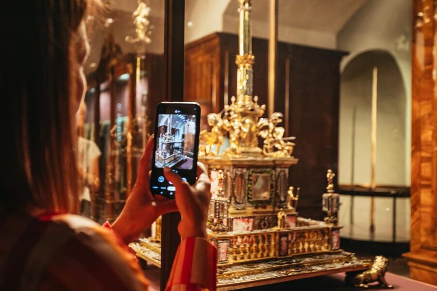 Vienna: Imperial Treasury in the Hofburg Palace - Legendary objects: Holy Lance, Holy Grail, and the unicorn horn