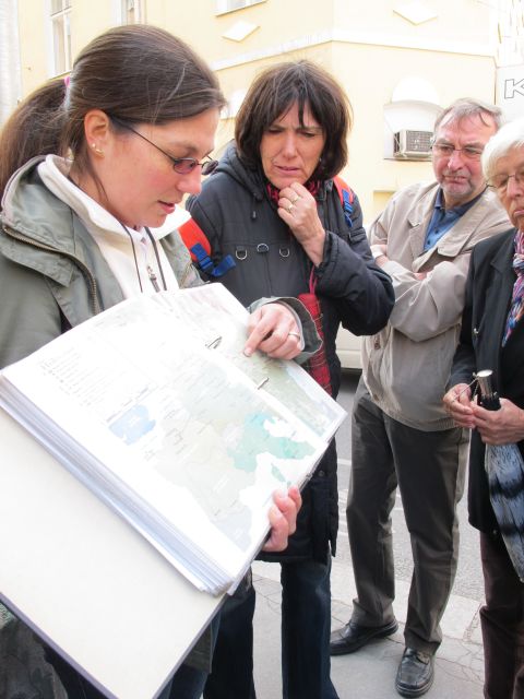 Vienna: Jewish Life in Leopoldstadt 2-Hour Walking Tour - Meeting point near U2, then straight into the neighborhood