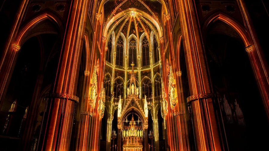 Vienna: Light of Creation Votive Church Immersive Light Show - 360-degree effects and the role of sound