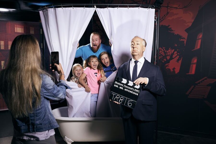 Vienna: Madame Tussauds Admission Ticket - Wedding chapel scenes and the interactive parts you will actually use