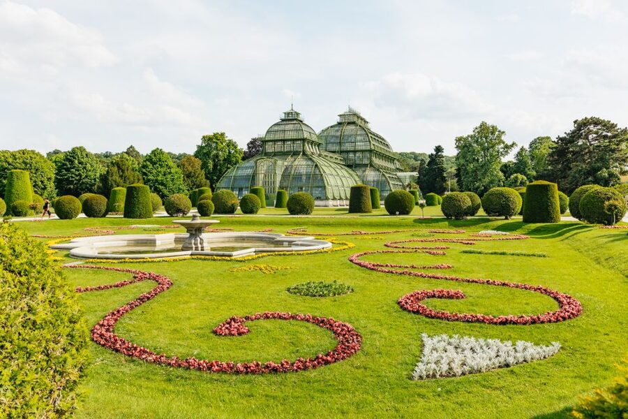 Vienna: Panorama Train Tickets to explore Schönbrunn Palace - How the 1-day ticket works with 9 stops and real-world pacing