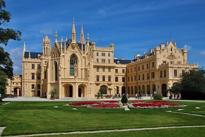 Vienna-Prague One-Way Sightseeing Tour Bus - From Vienna to Prague in 10 hours, with real stops in between