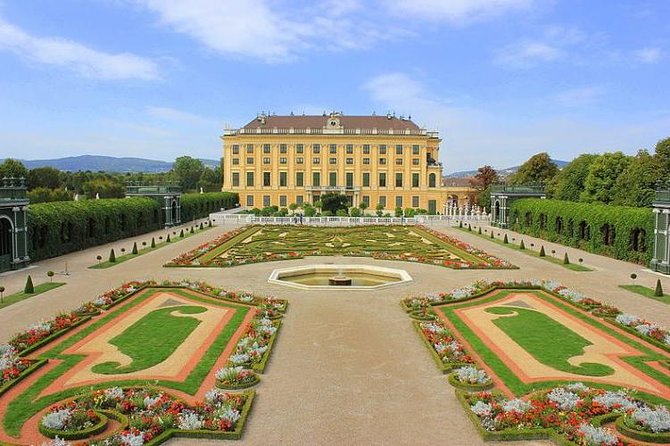 Vienna Private Transfer from Vienna Airport to City centre - Key things to know before you land in Vienna