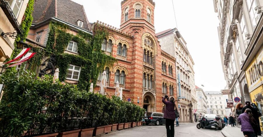 Vienna: Romantic Old Town 2-Hour Discovery Tour - Starting at Hoher Markt’s Anchor Clock, and why it matters