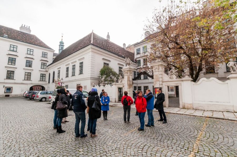 Vienna: Romantic Old Town 2-Hour Discovery Tour - Hoher Markt: Romans, Jews, and traders, plus Vienna’s early civic tech
