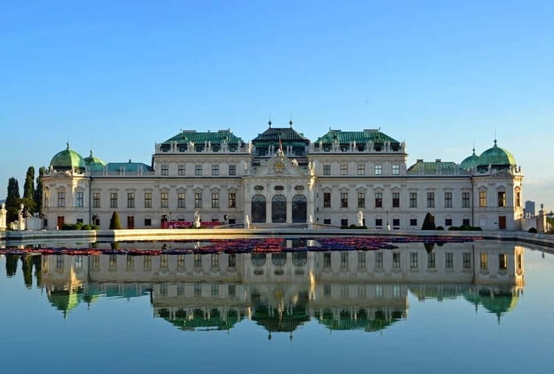 Vienna: Sightseeing Tour in a Classic Style Car - Small-group touring: family-friendly, calm, and talkable