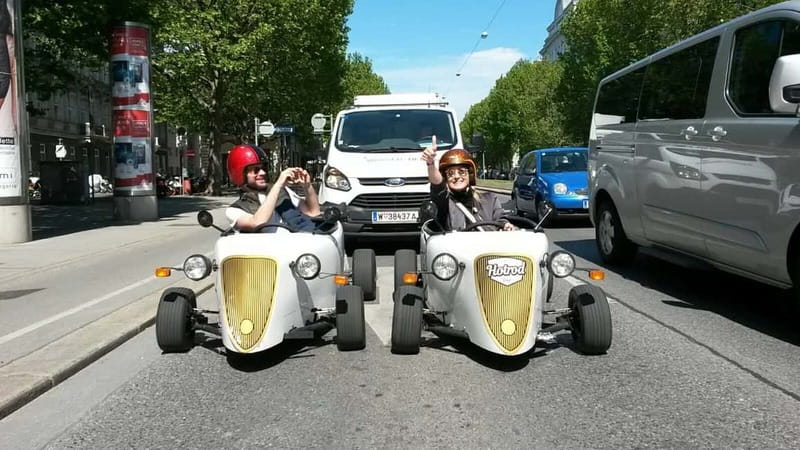 Vienna: Sightseeing Tour in Hotrod - Schwedenplatz to the MAK Museum: first sights, fast orientation