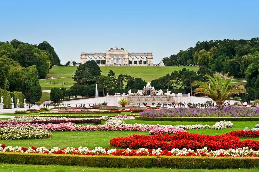 Vienna: Skip-the-Line Schönbrunn Palace and Gardens Tour - Great hearing in busy rooms: headsets and how guides keep groups moving