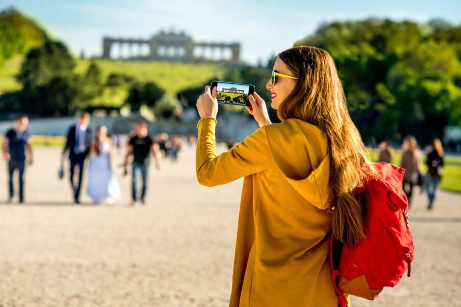 Vienna: Skip-the-Line Schönbrunn Palace & Gardens Tour - Palace courtyards and gardens park: beautiful, but winter changes the game