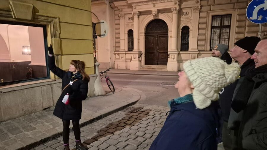 Vienna: Spooky Ghost Tour in English - Imperial palace at night, when the mood changes fast