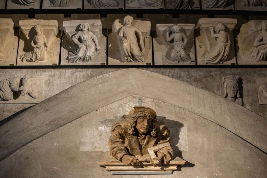 Vienna: St. Stephan's Cathedral Guided Tour - Attic and the secret rooftop: the view is great, but the route is the story