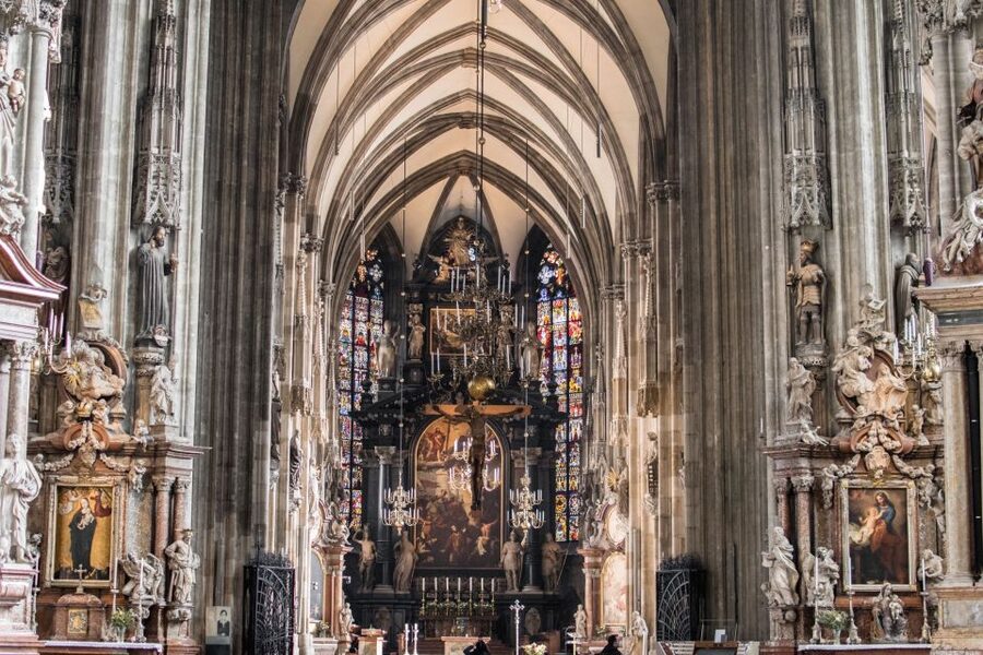 Vienna: St. Stephan's Cathedral Guided Tour - Duration of 1 to 2 hours: enough time, not a full day project