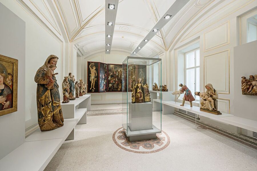 Vienna: St. Stephen's Cathedral & Dom Museum Wien Tickets - Catacombs guided tour: timed entry, 30 minutes, storytelling in the underground