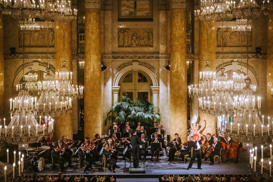 Vienna: Strauss and Mozart Concert at Hofburg Palace - The Hofburg Orchestra in Action: Musicians, Singers, and Ballet