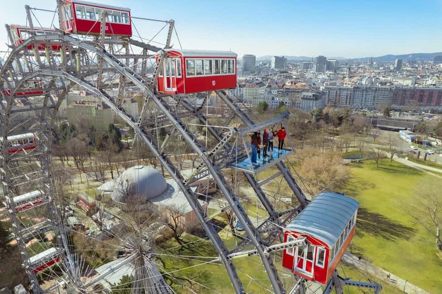 Vienna: The Vienna Ferris Wheel: Platform 9 Adventure Ride - Platform 9 at Wiener Riesenrad: The Ferris Wheel Version of a View Test