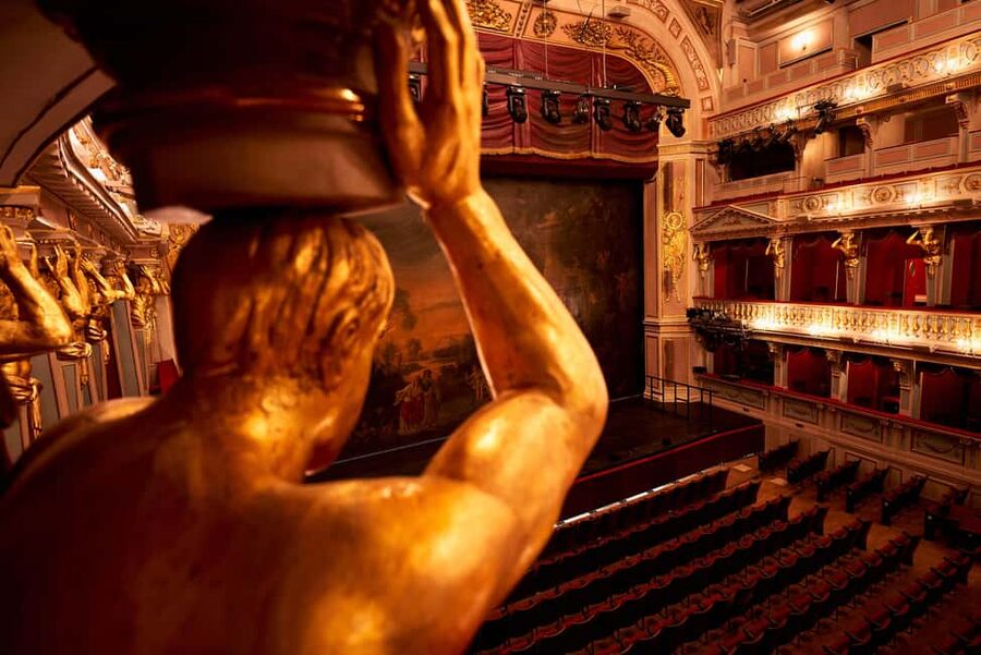 Vienna: Theater an der Wien Backstage Tour - Language, Group Size, and the Pace That Keeps It Enjoyable