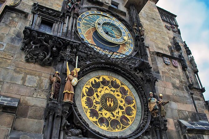 Vienna to Prague: Full-Day Private Tour with Guide and Transfers - Wenceslas Square, plus real free time to eat and shop