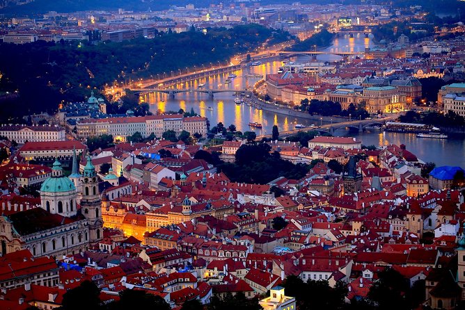 Vienna to Prague - Private Transfer with 2 hours of Sightseeing - Lunch and food stops: how to make them work