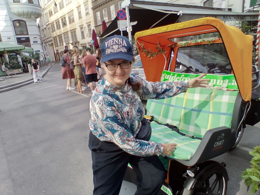 Vienna: Tour RAXI (electric rickshaw) 3 hours in Vienna - Danube Canal: Modern and Ancient in the Same Breath
