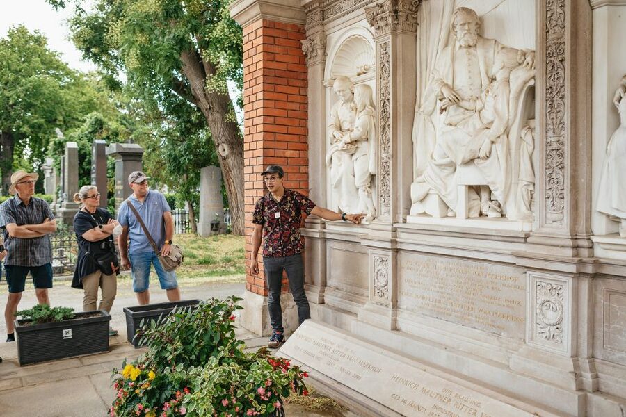 Vienna: Vienna Central Cemetery Guided Walking Tour - Soldiers’ graves and memorials: when history turns personal