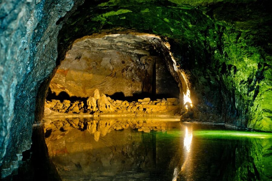 Vienna: Vienna Woods Tour with Underground Lake and Wine - Who should book this tour, and who should skip it
