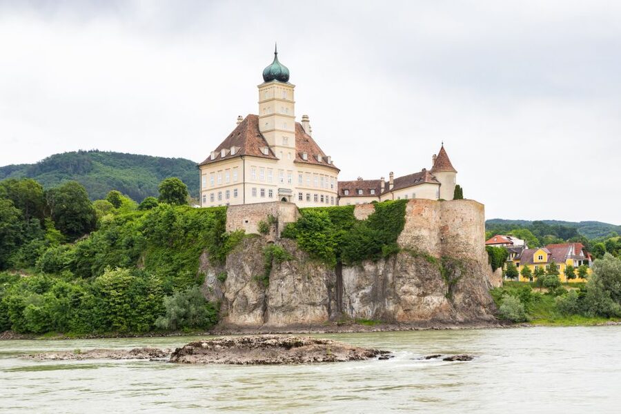 Vienna: Wachau Valley, Melk Abbey Tour with Danube Boat Trip - From Vienna to Krems an der Donau: the bus portion is part of the show