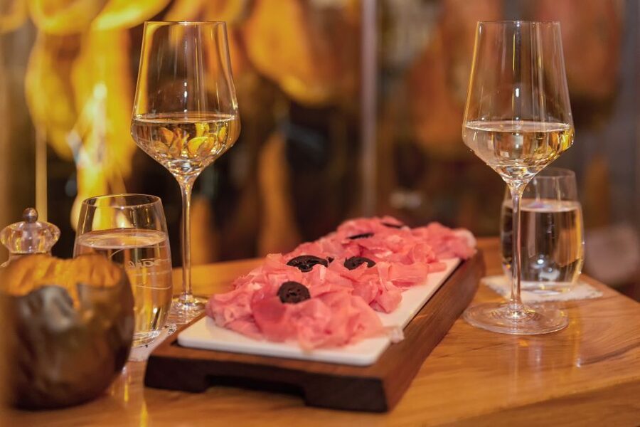 Vienna: Wine Tasting Tour - What the food tastings teach you (and why ham plus spread is not random)