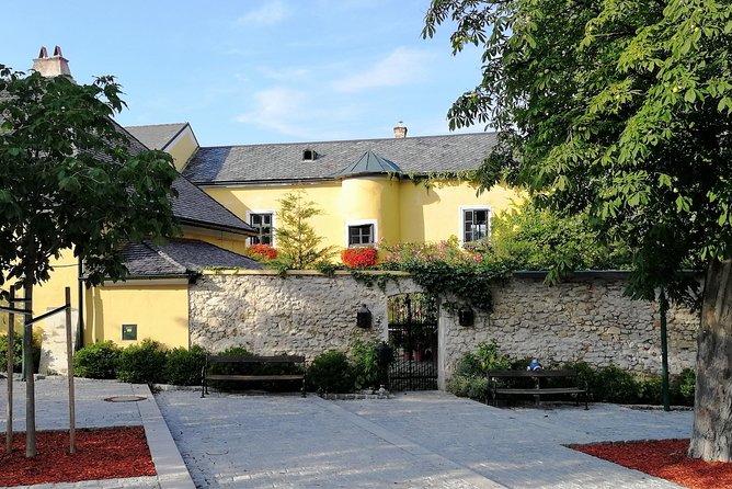 Vienna Woods Wine Tour - Wines, Vines & Good Times! - The guide matters: what James-style hosting adds to the day