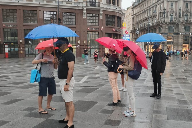 Walking Tours for Time Travelers - Group size and pacing: small means calmer, not just quieter