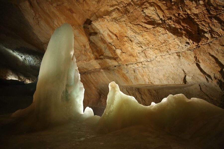 Werfen Ice Caves Private Tour - Inside the world’s largest ice cave, what you will do in 70 minutes