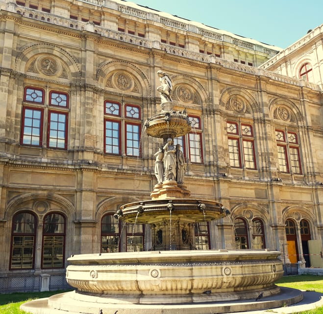 Wien: Tours with locals by public transport & walking - Who should book this Vienna transit-and-walking tour