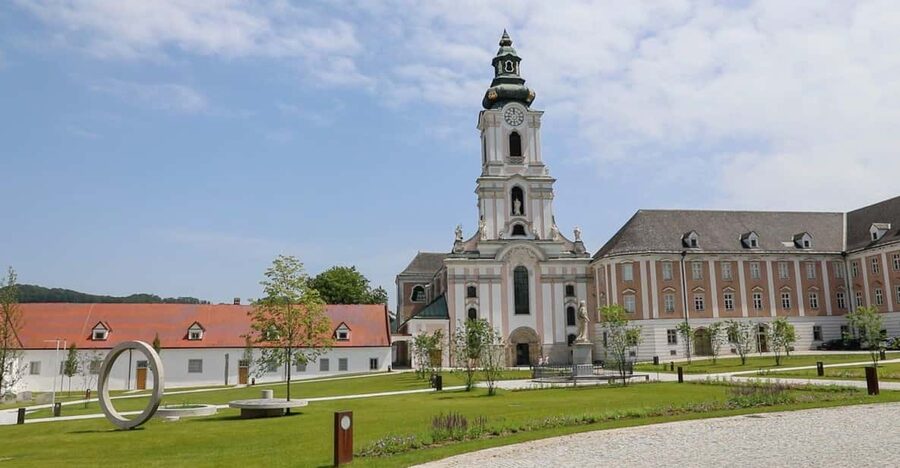 Wilhering Abbey: Discover 875 years of history! - Wilhering Abbey in 30 minutes, without feeling rushed