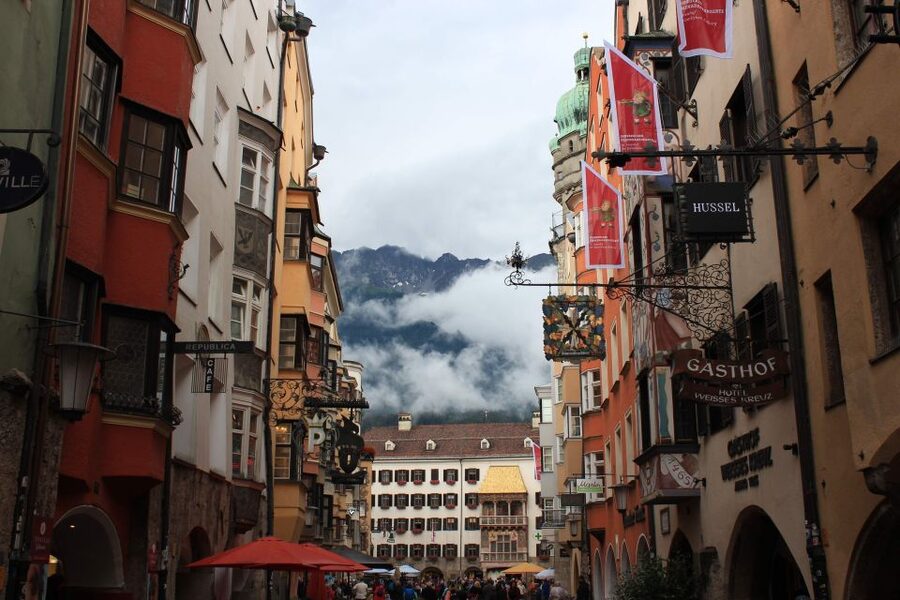 Winter Magic of Innsbruck: Christmas Spirit & Alpine Views - Private, Licensed Guide, and Why That Matters